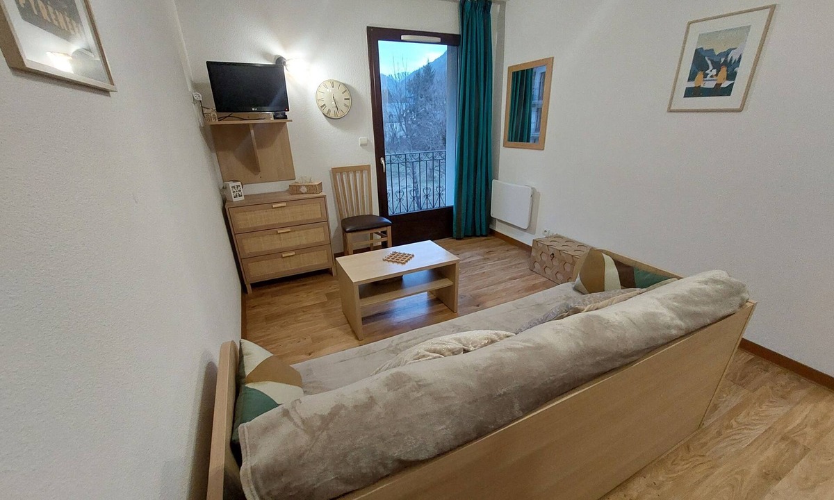 Bagneres-de-Luchon Apartment | Lovely downtown T2 with view of Superbagnères