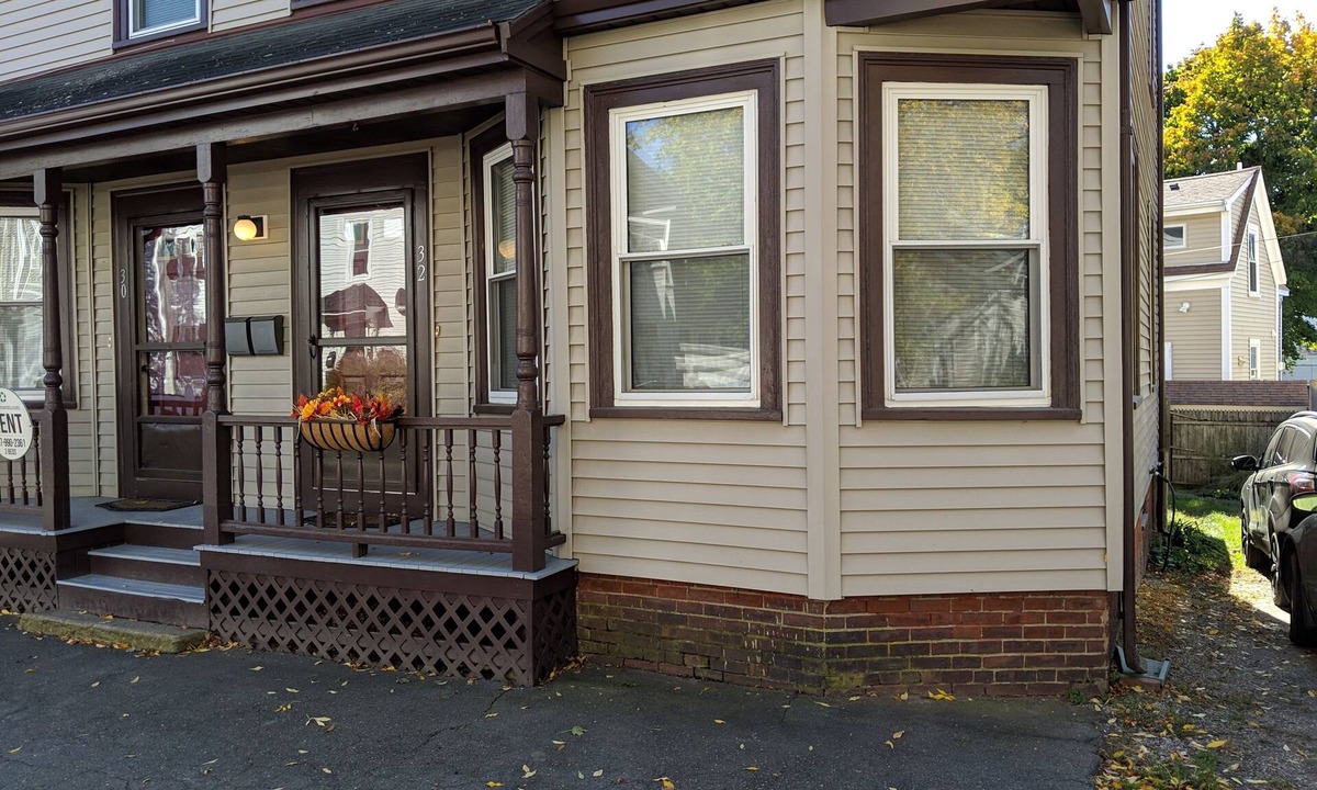 Beverly House | Lovely Downtown Beverly