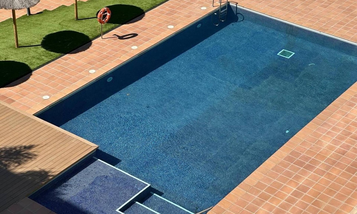 Santa Margarida Apartment | Lovely duplex with views of the communal swimming pool AV-13