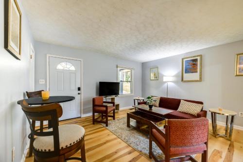 Forsyth House | Lovely Forsyth Home ~ 2 Mi to Tift College!
