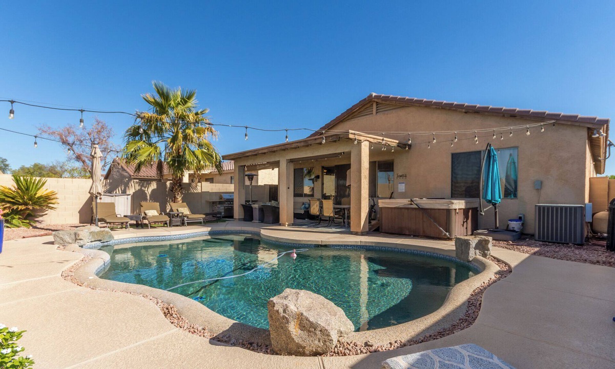 Garden Lakes House | Lovely Garden Lakes,pool & Spa! Special montly rate!