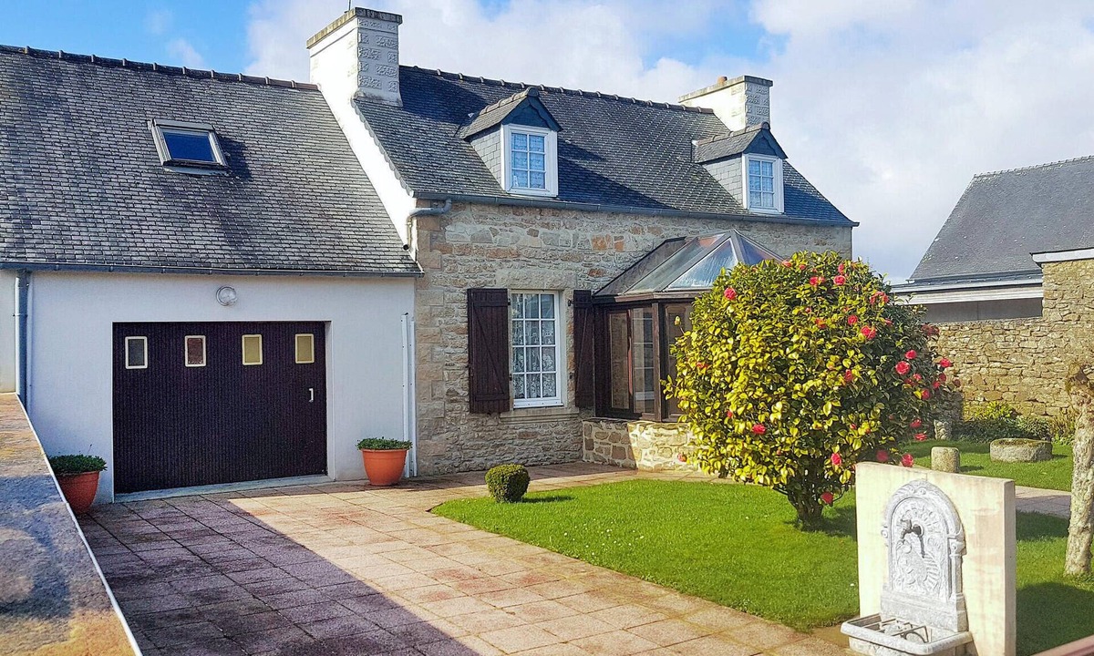 Le Cloitre-Saint-Thegonnec House | Lovely home in Le Cloitre S Thegonnec