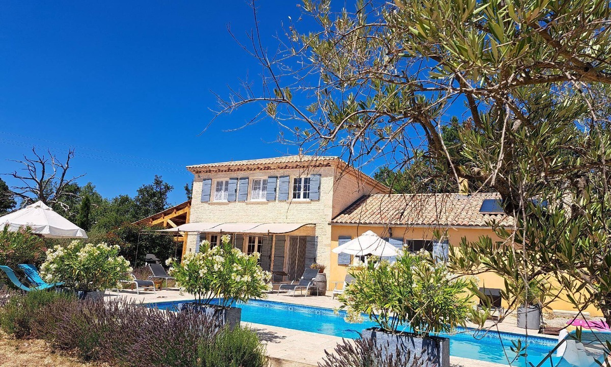 Simiane-la-Rotonde House | Lovely Holiday House in Simiane-La-Rotonde with Private Pool