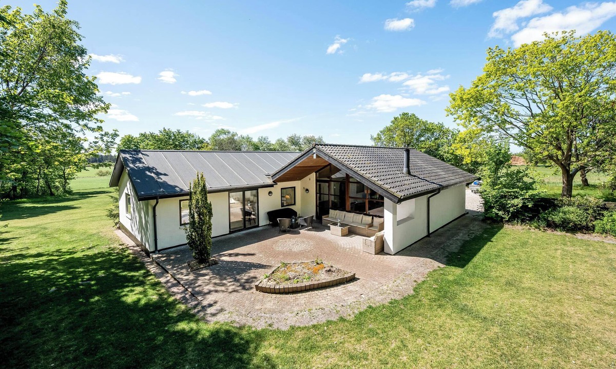 Sønder Felding House | Lovely holiday home, completely renovated in 2025, in quiet and beautiful.