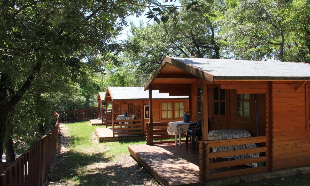 La Puebla de Roda House | Lovely Holiday House in Isábena with Common Pool