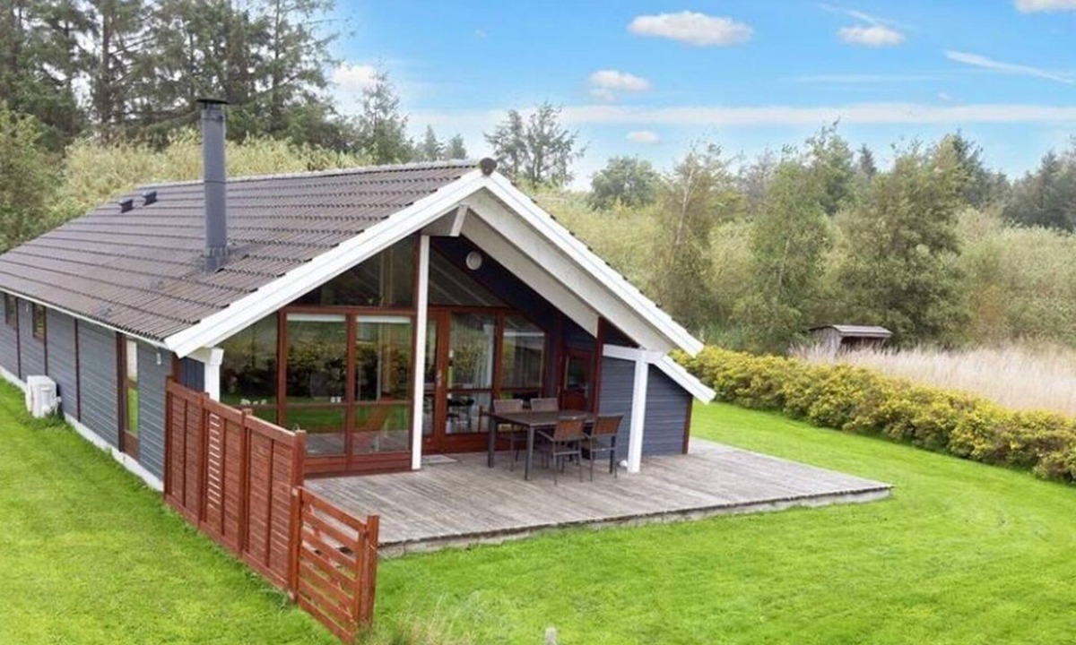 Sillerslev Cottage | Lovely holiday home with spa and activity room – just 300 m from the Limfjord