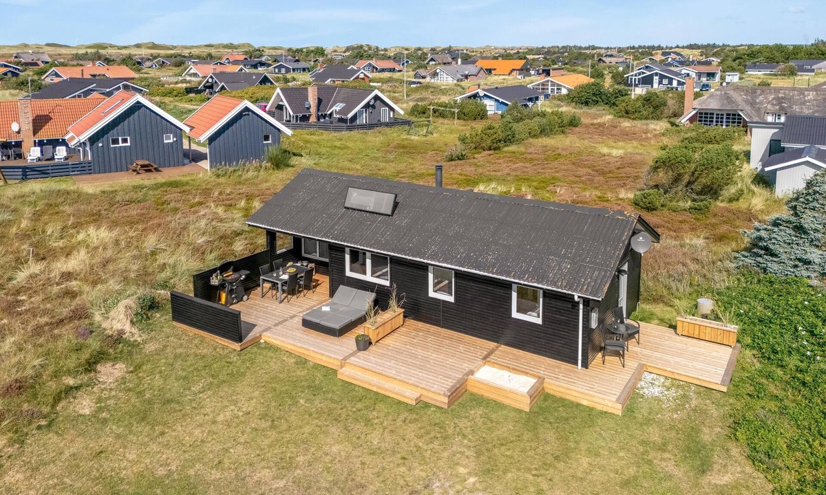 Nørre Lyngvig House | Lovely holiday home, renovated in 2025, located only 800 meters from the North.