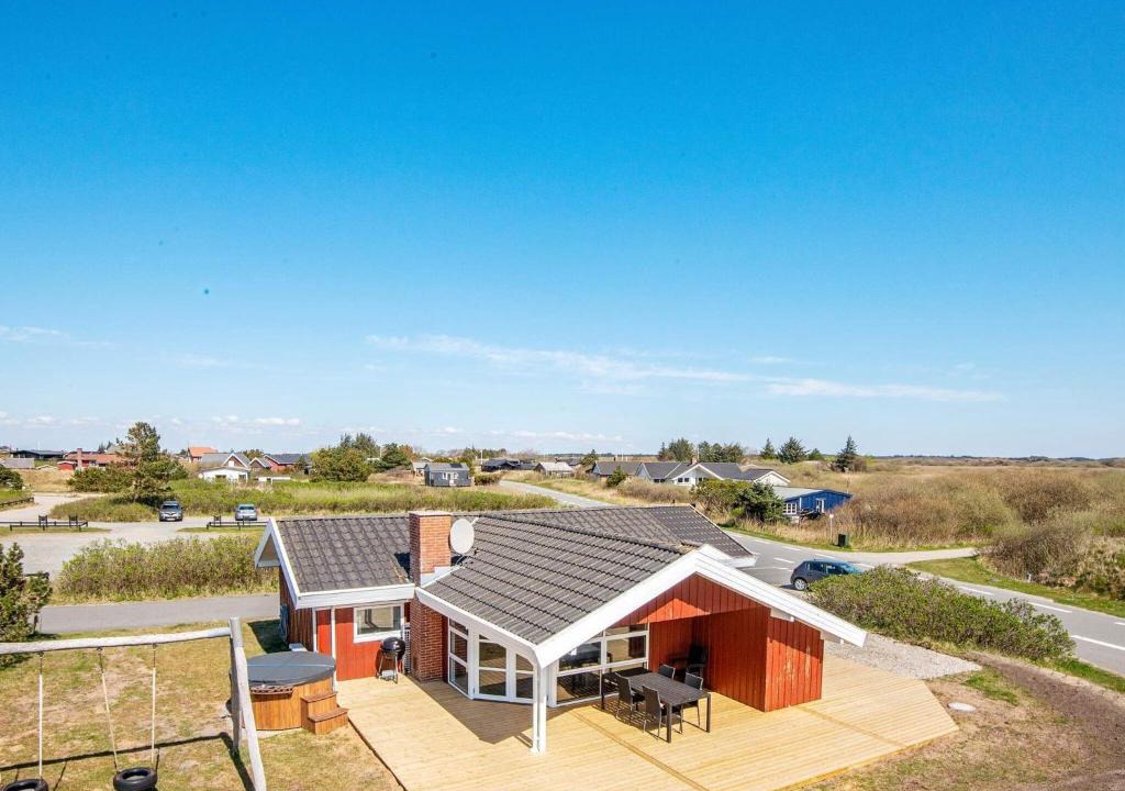 Lakolk House | Lovely Holiday Home in R m with Sauna
