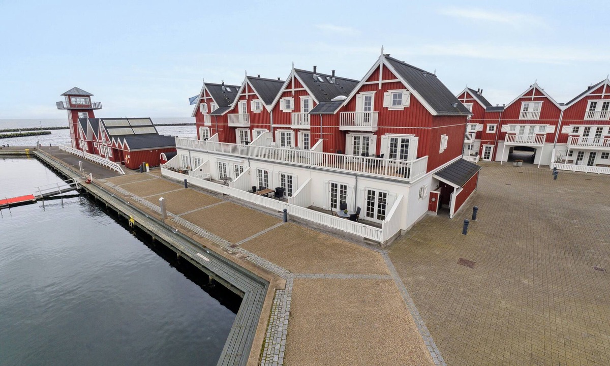 Bagenkop Apartment | Lovely holiday home with harbor view