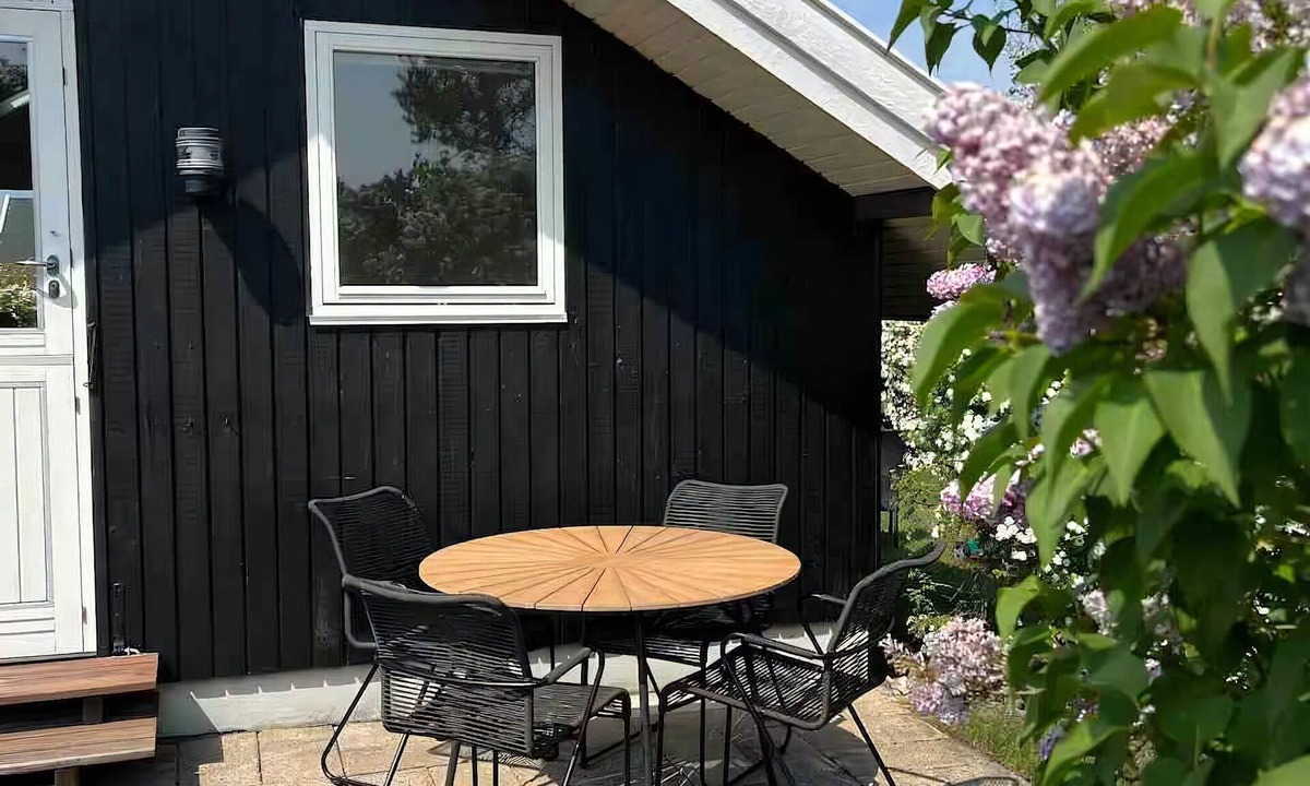 Frølunde Fed House | Lovely holiday home with sea view in Korsør