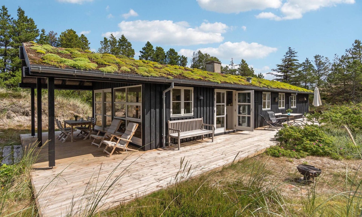 Skram House | Lovely home in ålbæk with WiFi