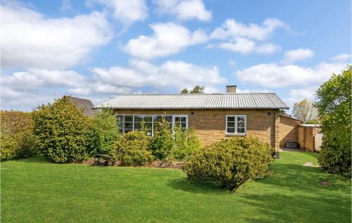 Boderne House | Lovely Home In Aakirkeby With Wifi