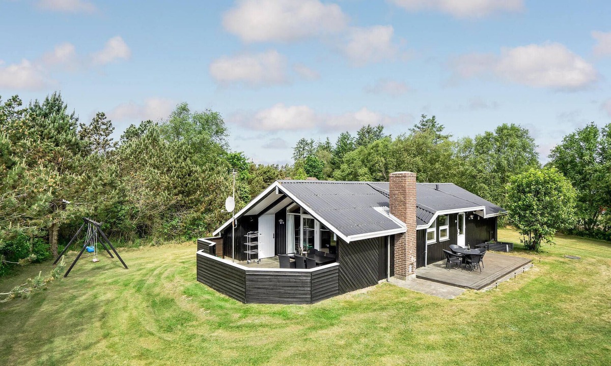Blavand House | Lovely home in Blåvand with sauna