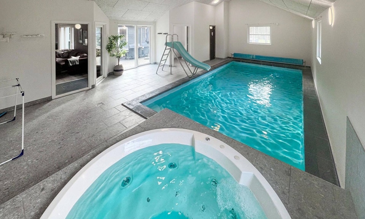 Blavand House | Lovely home in Blåvand with kitchen