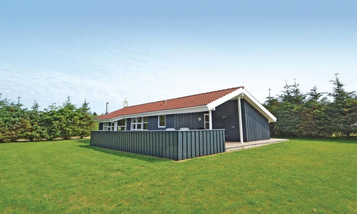 Blokhus House | Lovely home in Blokhus with sauna