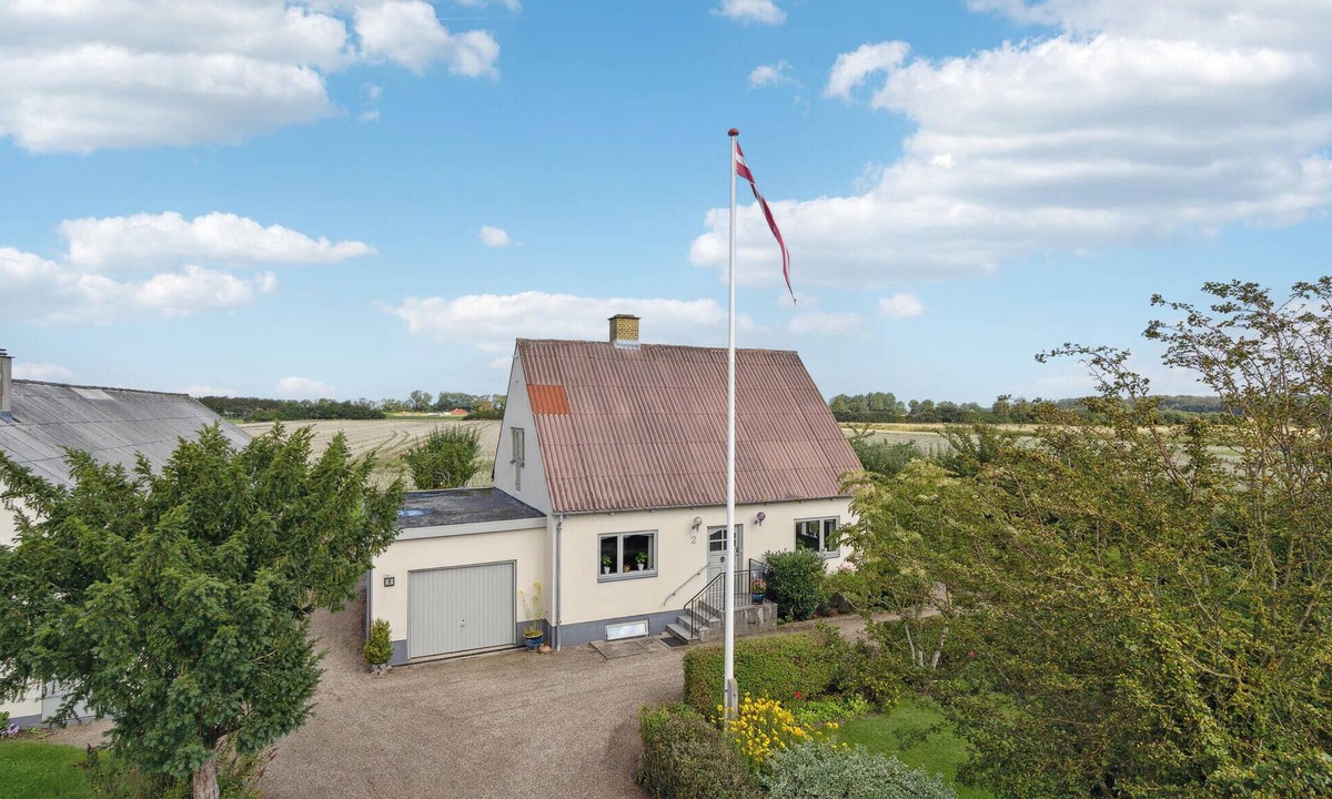 Bogense House | Lovely home in Bogense with kitchen