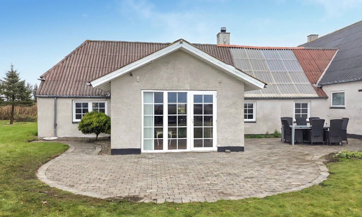 Bøvlingbjerg House | Lovely home in Bøvlingbjerg with WiFi