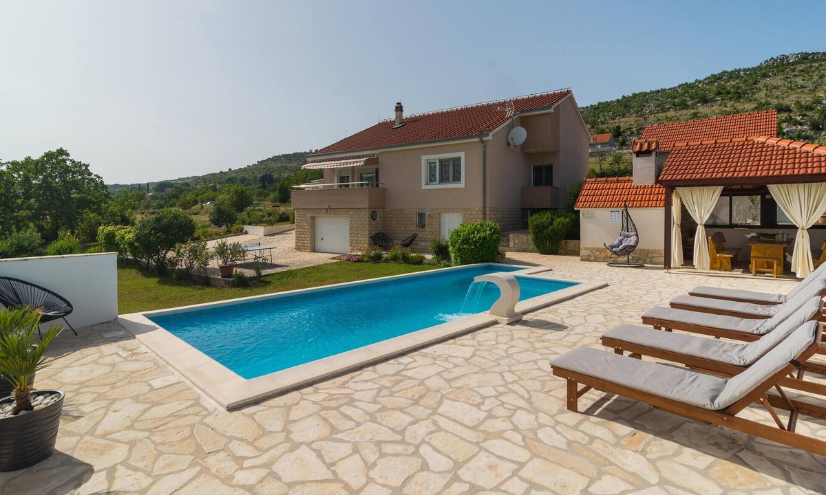 Klis House | Lovely home in Brstanovo