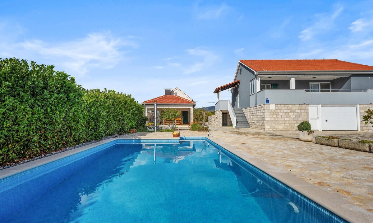 Cvrljevo House | Lovely home in Cvrljevo with private swimming pool, can be inside or outside