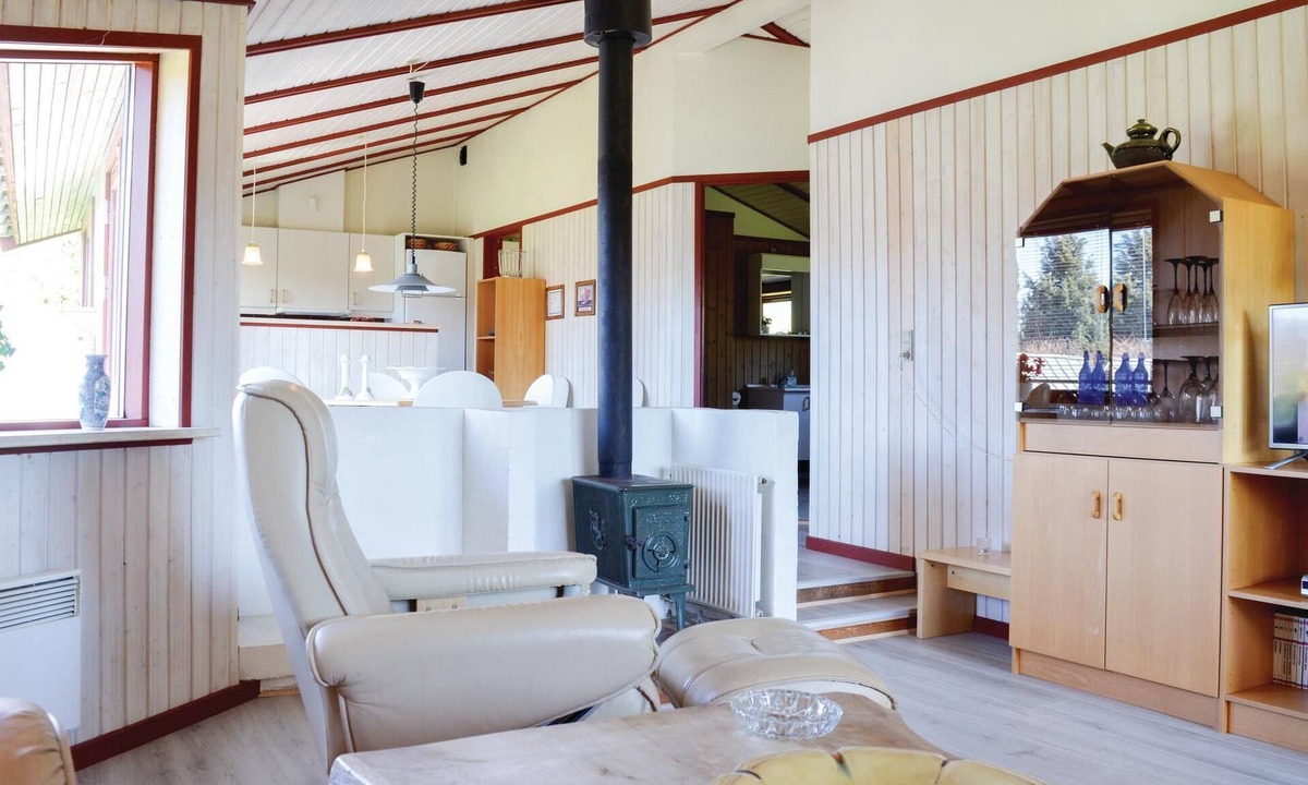 Dronningmolle House | Lovely home in Dronningmølle with WiFi