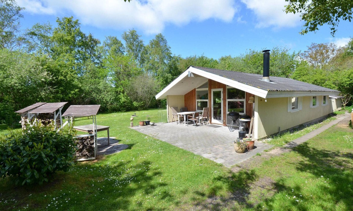 Øer Strand House | Lovely home in Ebeltoft with sauna