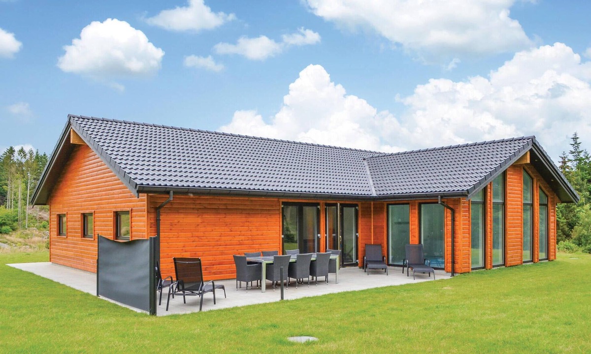 Femmøller House | Lovely home in Ebeltoft with sauna