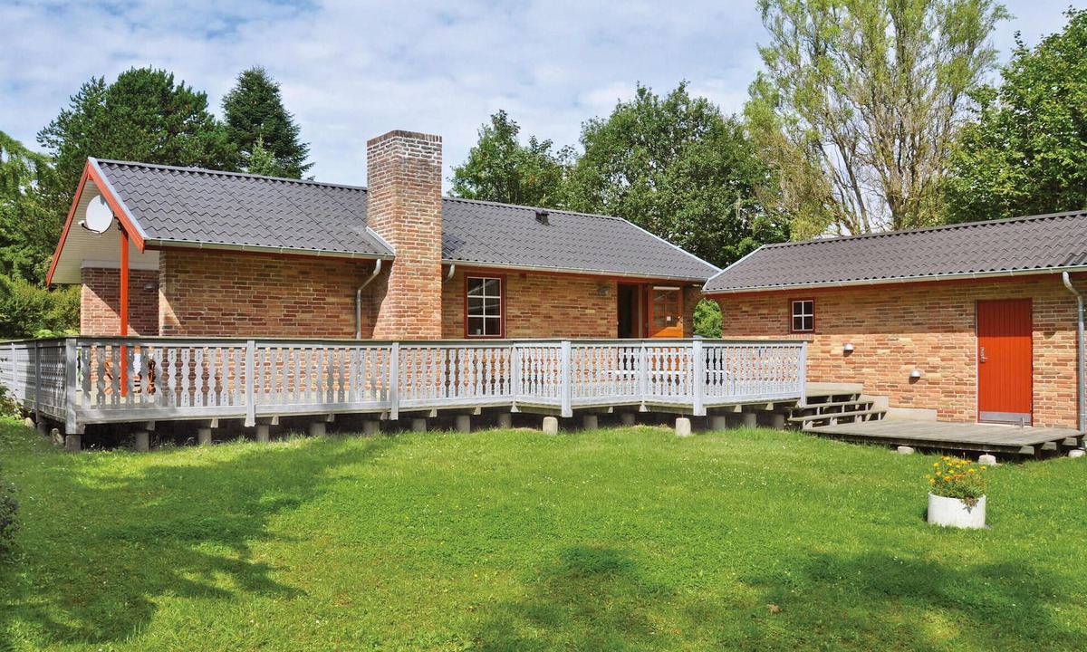 Rendbjerg House | Lovely home in Egernsund with kitchen