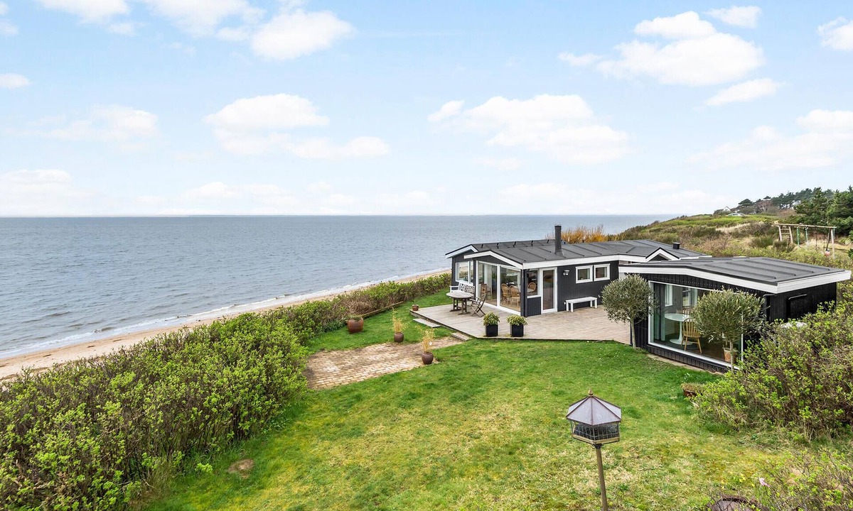 Esbjerg House | Lovely home in Esbjerg V with house sea view