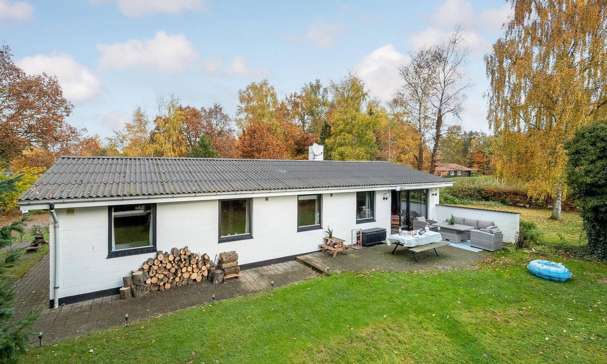 Farvang House | Lovely home in Fårvang with WiFi