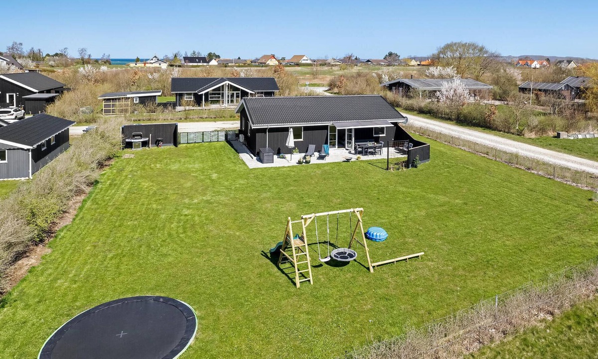 Havnsø House | Lovely home in Føllenslev with WiFi