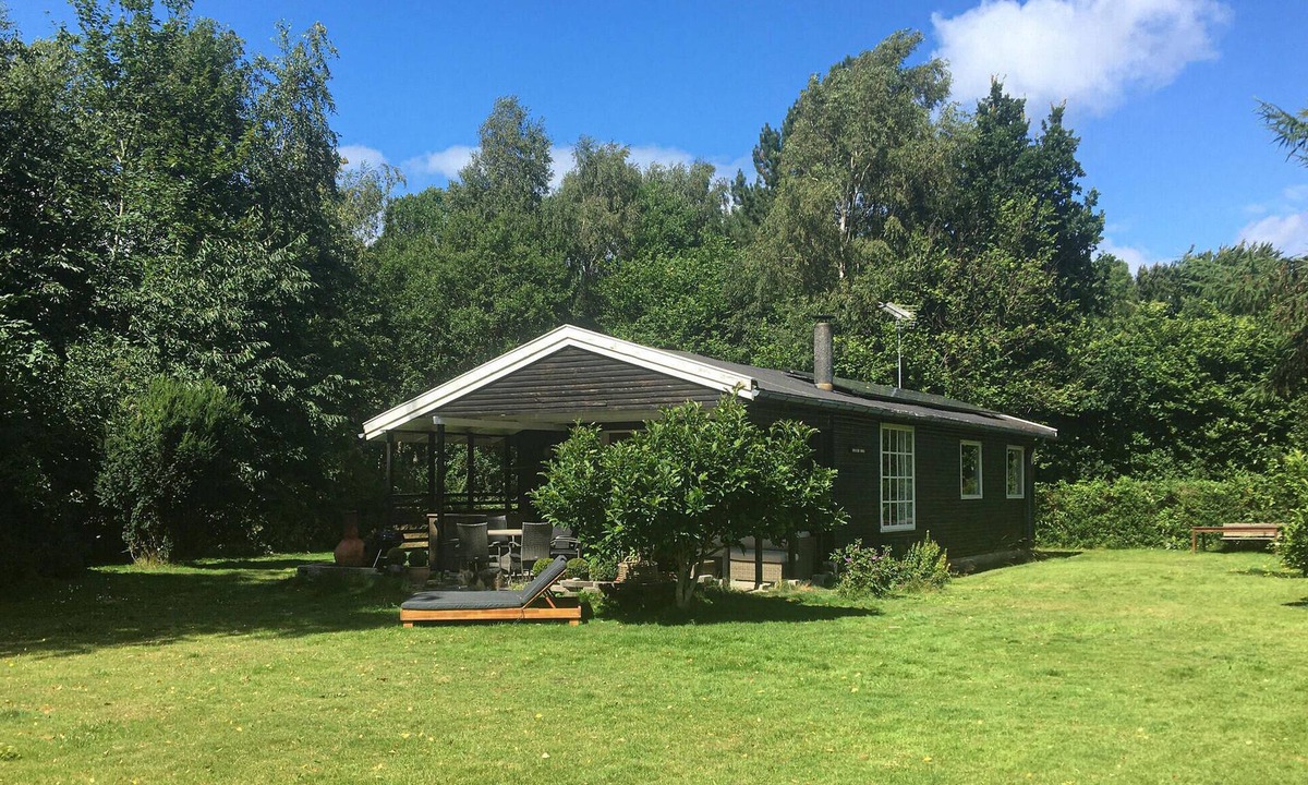 Gilleleje House | Lovely home in Gilleleje with kitchen