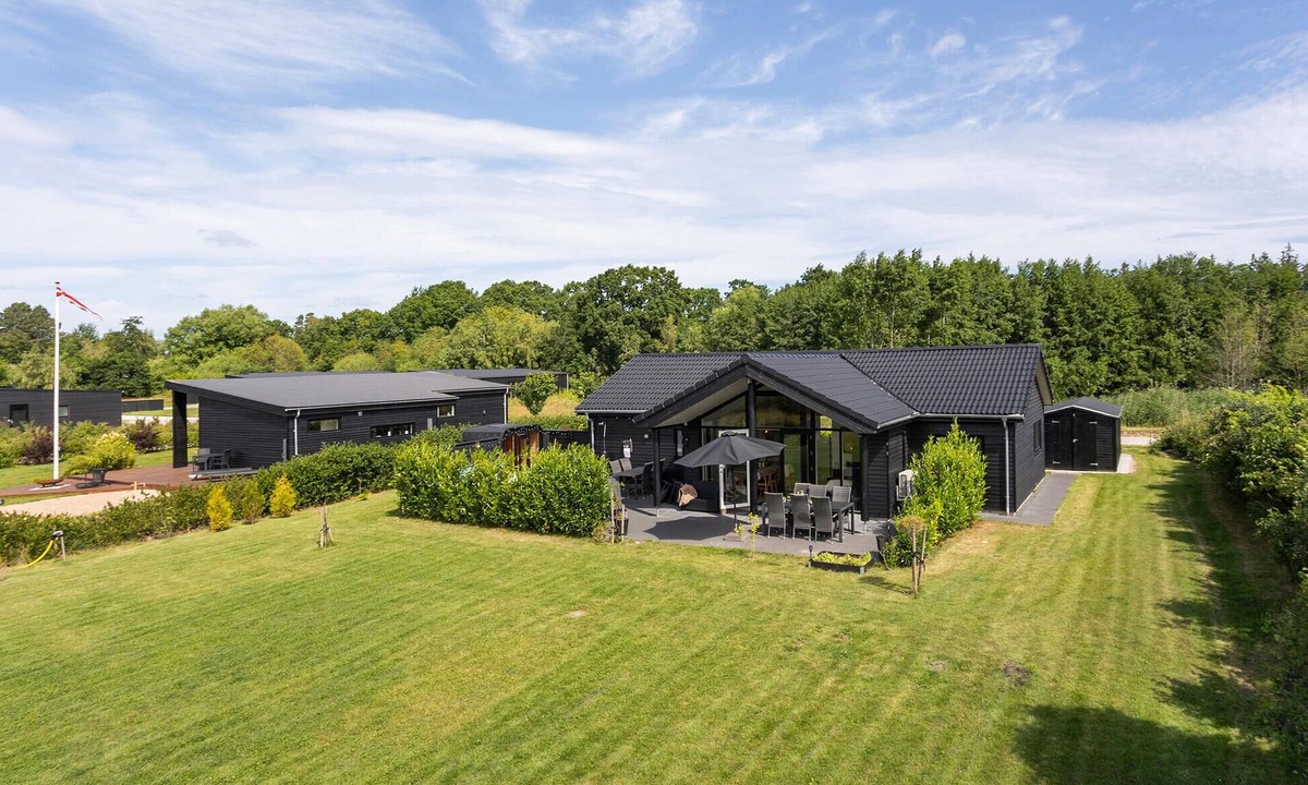 Fjellerup Strand House | Lovely home in Glesborg with kitchen