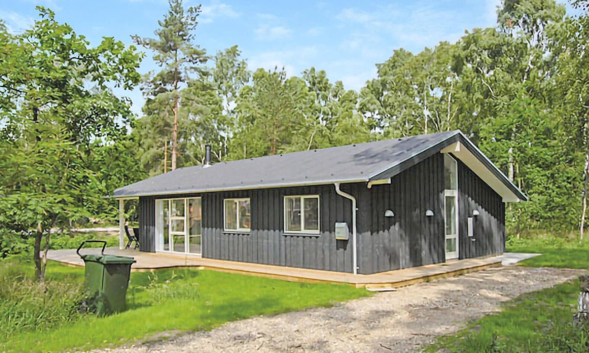 Grena Strand House | Lovely home in Grenaa with sauna