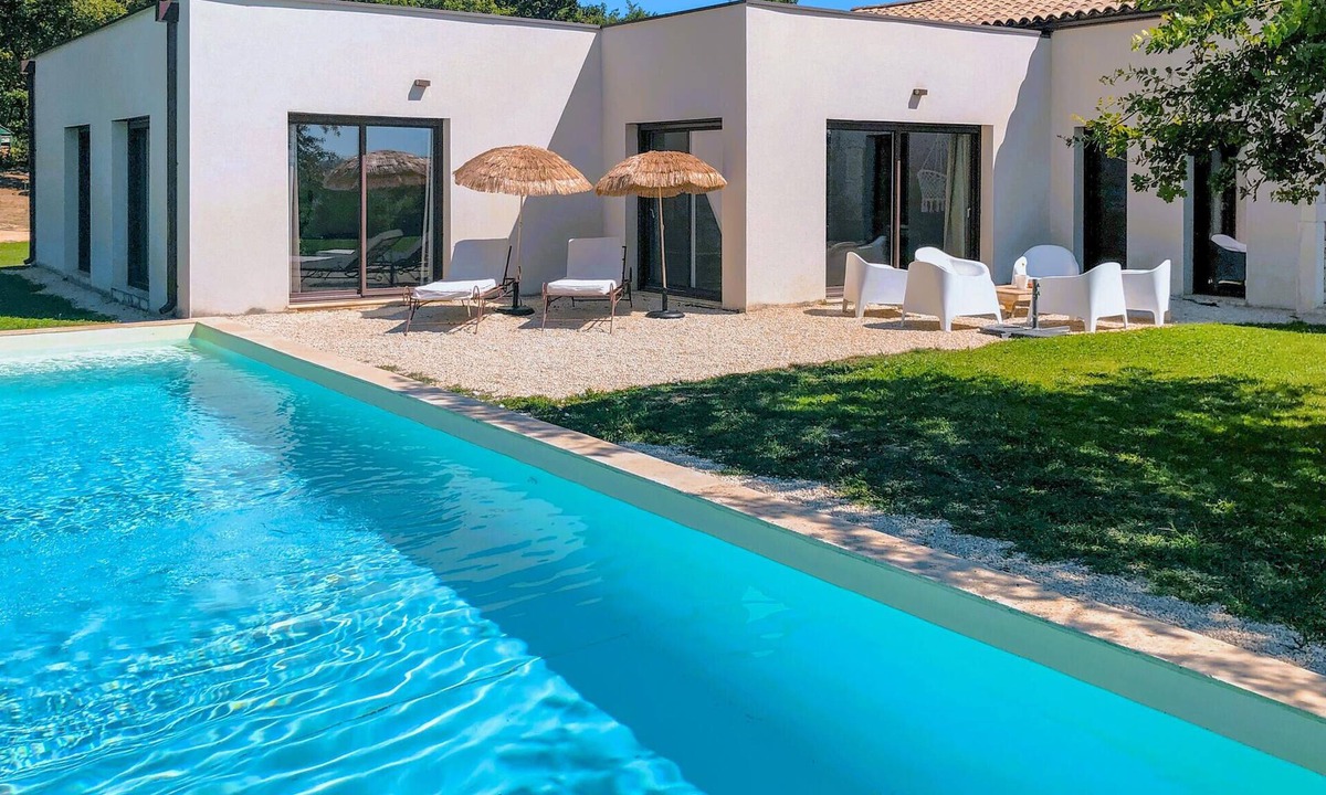 Grignan House | Lovely home in Grignan with private swimming pool, can be inside or outside