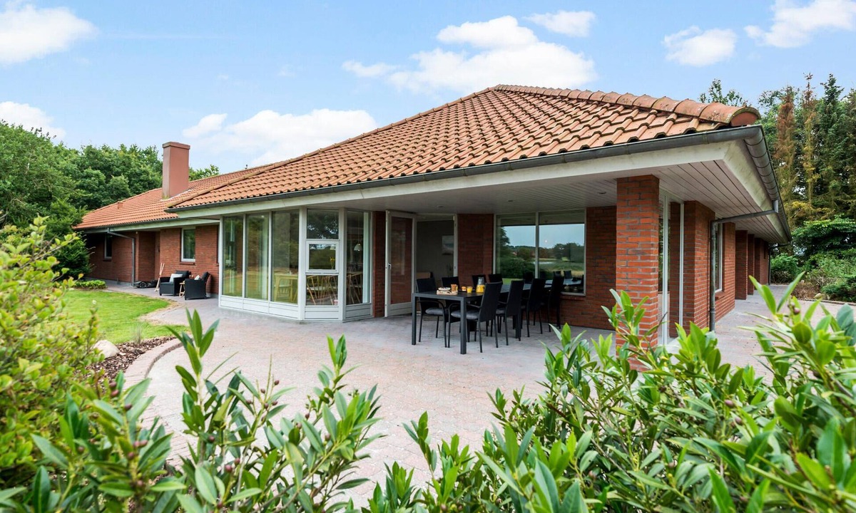 Grindsted House | Lovely home in Grindsted with lake view