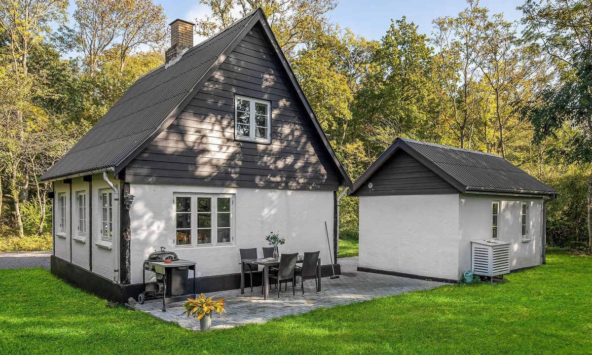 Gudhjem House | Lovely home in Gudhjem with WiFi