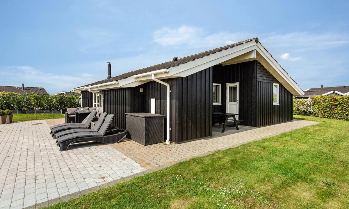 Flovt Strand House | Lovely home in Haderslev with sauna