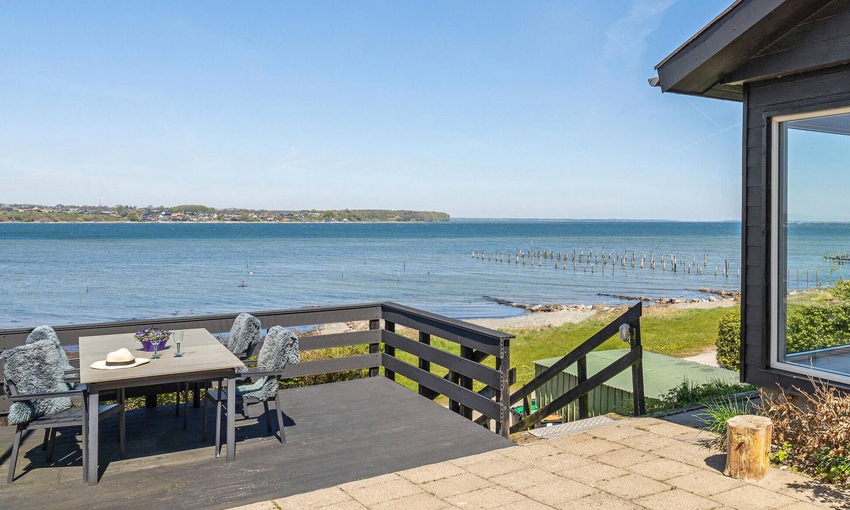 Fynshav House | Lovely home in Haderslev with kitchen