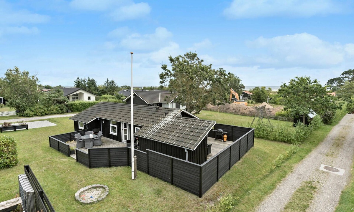Oster Hurup House | Lovely home in Hadsund with kitchen