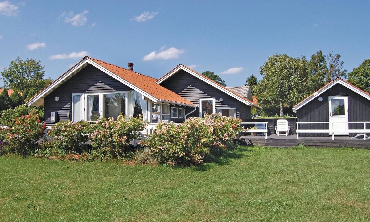 Hejlsminde Strand House | Lovely home in Hejls with sauna