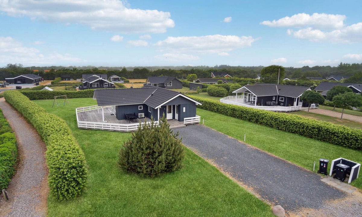 Falen House | Lovely home in Hemmet with sauna