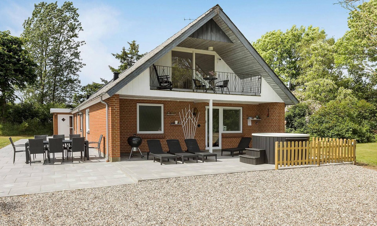 Hojslev House | Lovely home in Højslev with WiFi