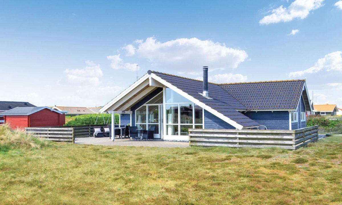 Hvide Sande House | Lovely home in Hvide Sande with sauna