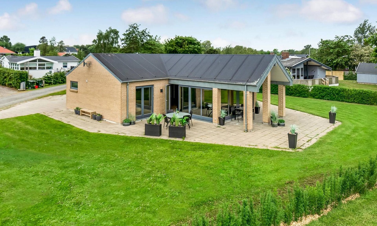 Juelsminde House | Lovely home in Juelsminde with sauna