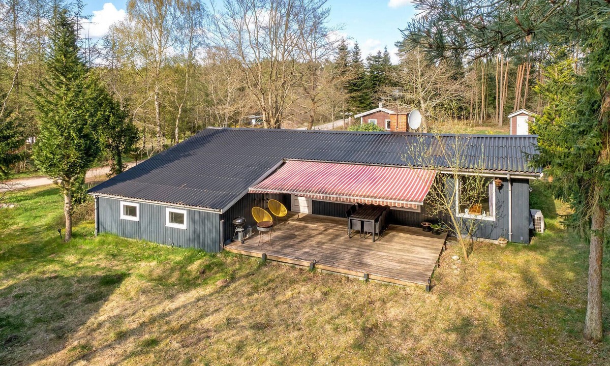 Ebdrup House | Lovely home in Kolind with kitchen