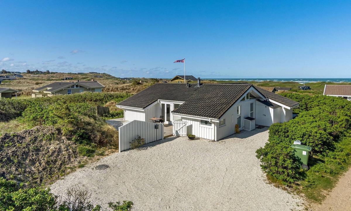 Grønhøj House | Lovely home in Løkken with sauna