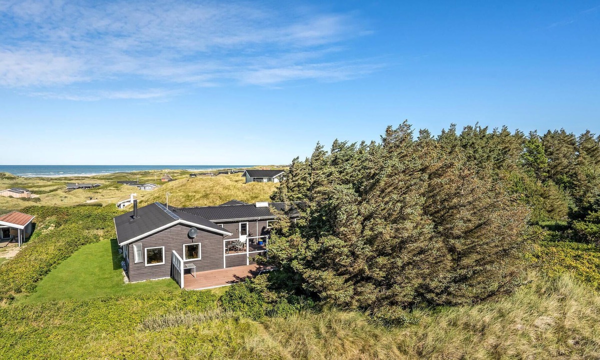 Grønhøj House | Lovely home in Løkken with WiFi