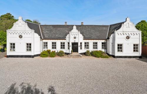 Lunderskov House | Lovely Home In Lunderskov With Wifi
