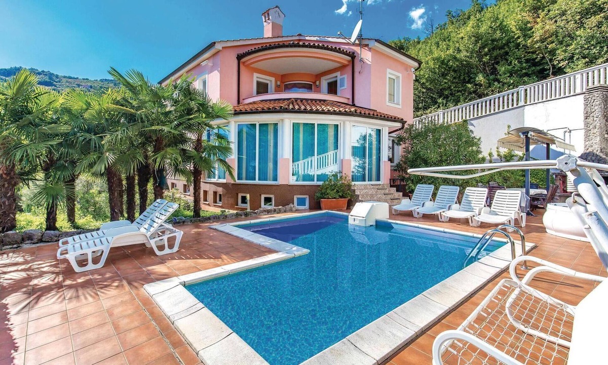 Opatija House | Lovely home in Opatija with sauna