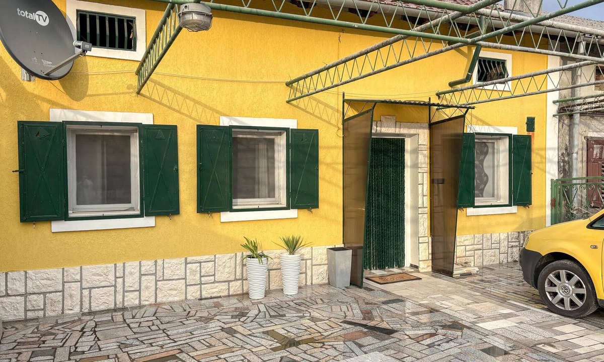 Podhum House | Lovely home in Podhum with house a panoramic view